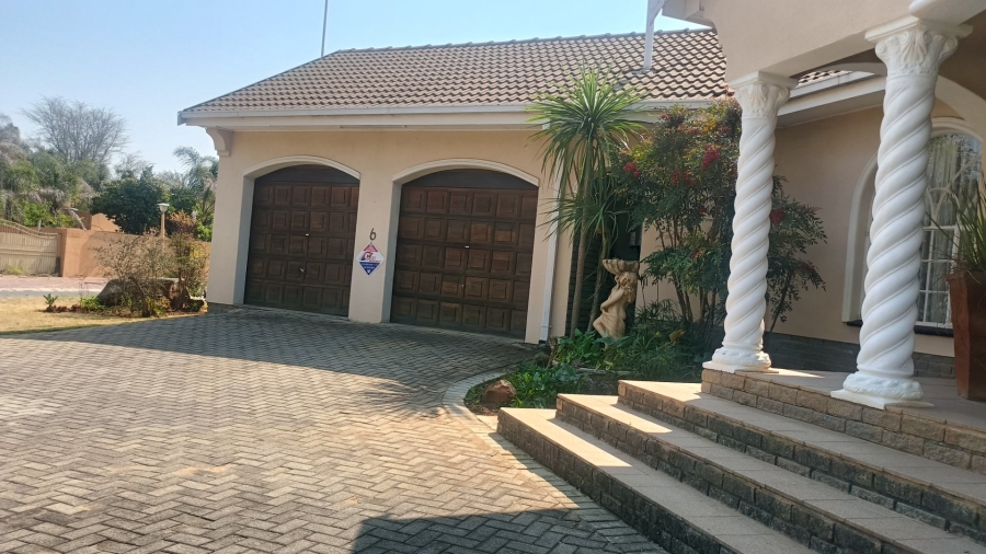 4 Bedroom Property for Sale in Wilkoppies North West